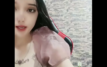 Unleash Your Desires with Xinjiang's Pretty Girls in the Yellow Podcast World! Dili's Hot Bar Scene Revealed!