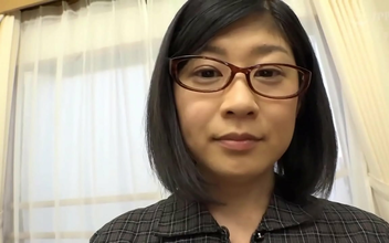 Discover the Alluring Misato's Huge Breasts in Her First Interview - JAV Debut Part 1